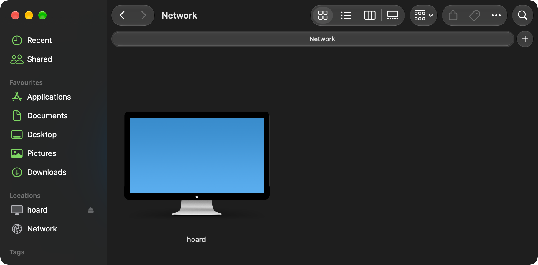Screenshot of MacOS Finder showing a SMB file server with a generic Mac display icon.